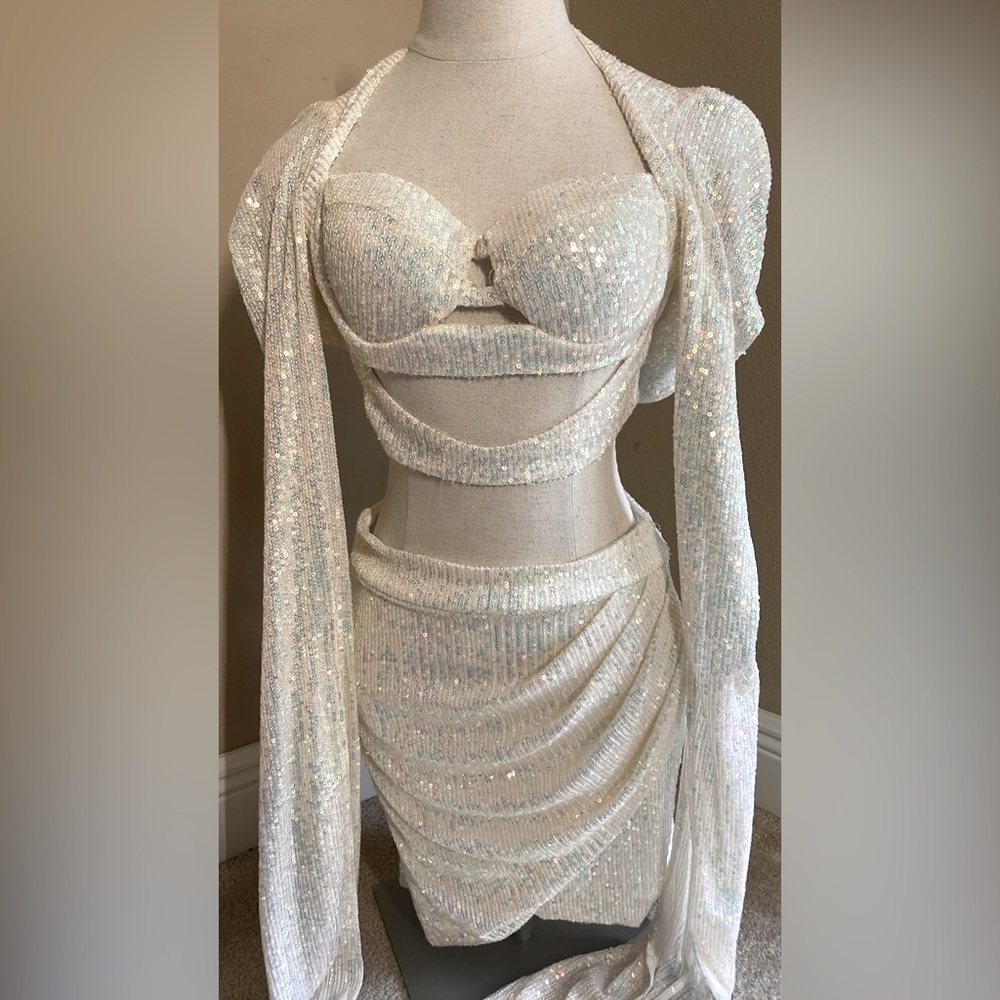 That glimmer glow sequin skirt set white/pink